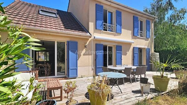 Vente                                                      Maison
                        
                     6 pièces                      147 m2                     à Montlhéry