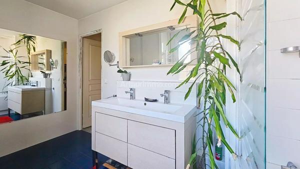 Vente                                                      Maison
                        
                     6 pièces                      147 m2                     à Montlhéry