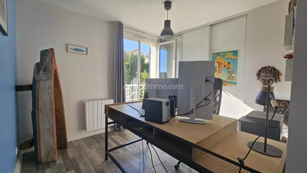 Vente                                                      Maison
                        
                     6 pièces                      147 m2                     à Montlhéry