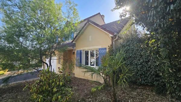 Vente                                                      Maison
                        
                     6 pièces                      147 m2                     à Montlhéry