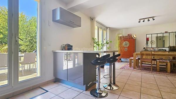 Vente                                                      Maison
                        
                     6 pièces                      147 m2                     à Montlhéry