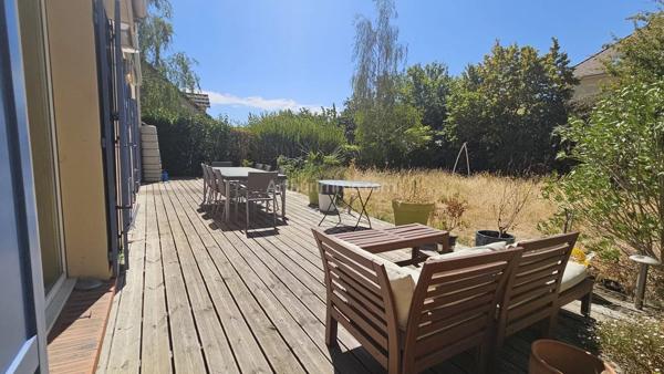 Vente                                                      Maison
                        
                     6 pièces                      147 m2                     à Montlhéry
