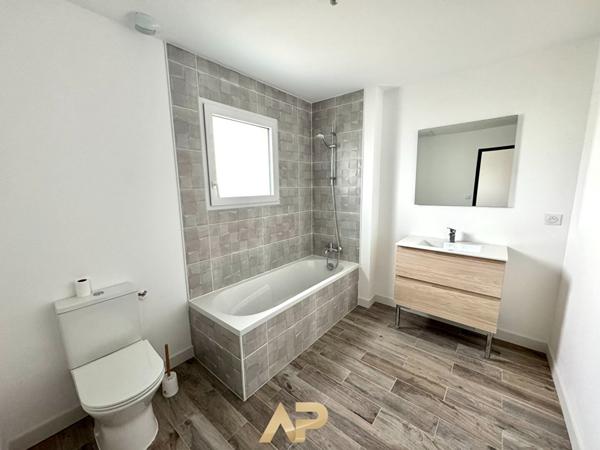 Maison - 5 pièces -116 m2 - Aigrefeuille D'Aunis €345 000 ** - Référence JH653