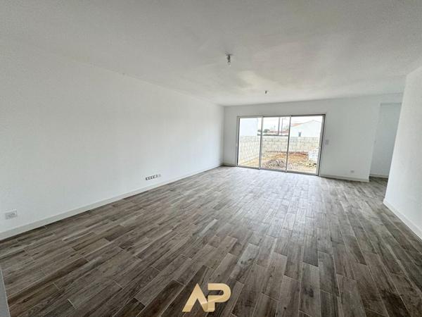 Maison - 5 pièces -116 m2 - Aigrefeuille D'Aunis €345 000 ** - Référence JH653