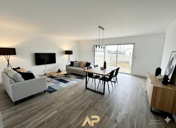 Maison - 5 pièces -116 m2 - Aigrefeuille D'Aunis €345 000 ** - Référence JH653