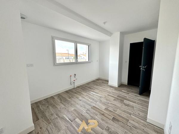 Maison - 5 pièces -116 m2 - Aigrefeuille D'Aunis €345 000 ** - Référence JH653