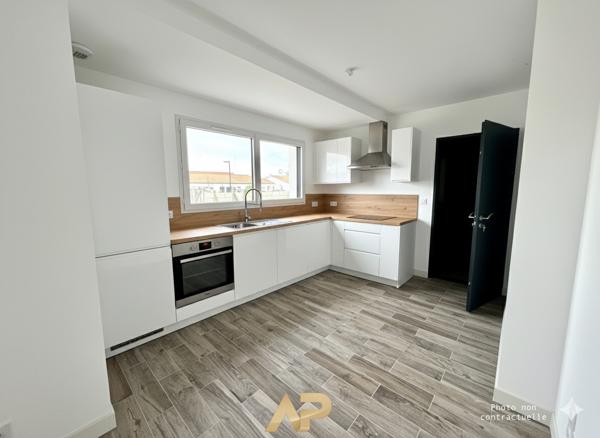 Maison - 5 pièces -116 m2 - Aigrefeuille D'Aunis €345 000 ** - Référence JH653