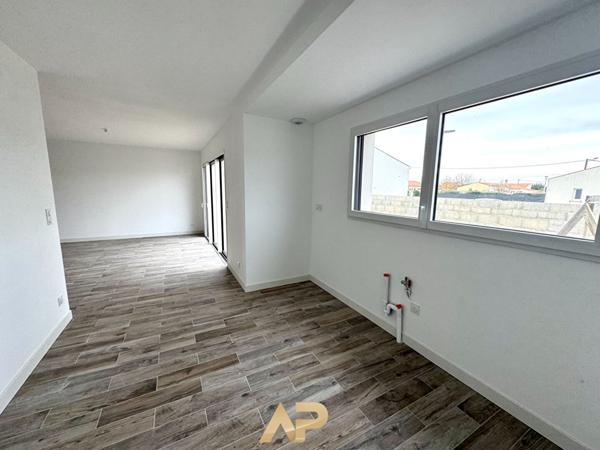 Maison - 5 pièces -116 m2 - Aigrefeuille D'Aunis €345 000 ** - Référence JH653