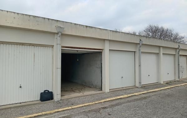 Vente Garage La grande-motte   
