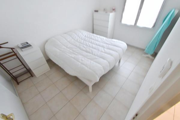 Située à 10min de Mâcon, proche des commodités cette maison de plain pied vous séduira par ses nombreuses qualités