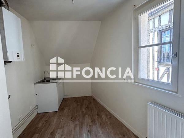 Location Appartement 2 pièces 41.99 m² - 28 RUE DES ECUYERS Chartres 28000