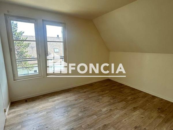 Location Appartement 2 pièces 41.99 m² - 28 RUE DES ECUYERS Chartres 28000