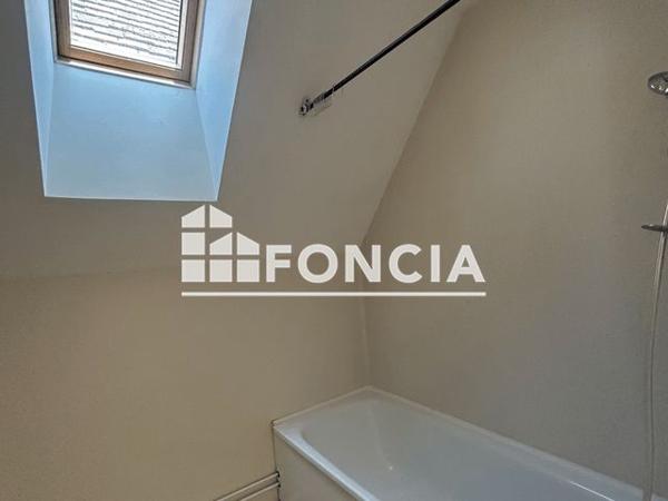 Location Appartement 2 pièces 41.99 m² - 28 RUE DES ECUYERS Chartres 28000