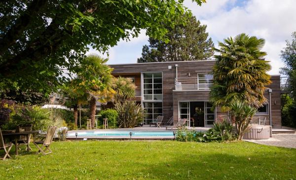 Maison à vendre 8 pièces SAINT AVERTIN (37)