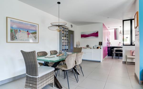 Maison à vendre    6 pièces • 145 m2 Chassieu