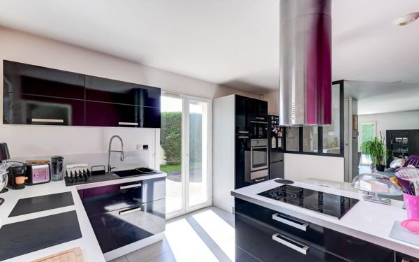 Maison à vendre    6 pièces • 145 m2 Chassieu