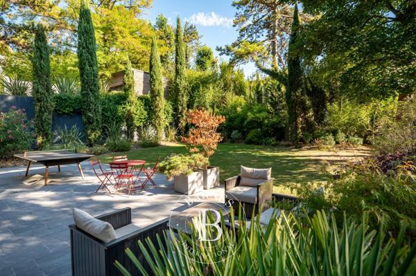 Rueil-Malmaison, Maison 5 Chambres -  236 m² à vendre