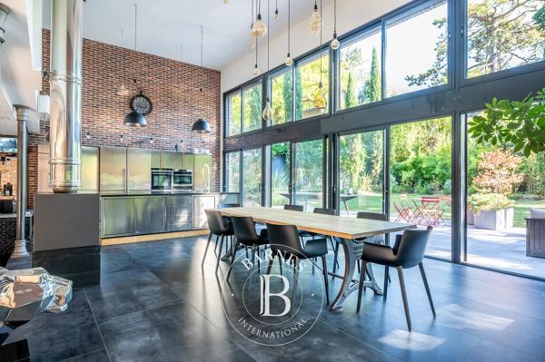 Rueil-Malmaison, Maison 5 Chambres -  236 m² à vendre