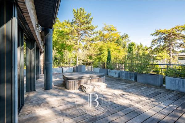 Rueil-Malmaison, Maison 5 Chambres -  236 m² à vendre