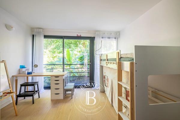 Rueil-Malmaison, Maison 5 Chambres -  236 m² à vendre