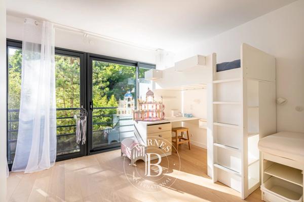 Rueil-Malmaison, Maison 5 Chambres -  236 m² à vendre