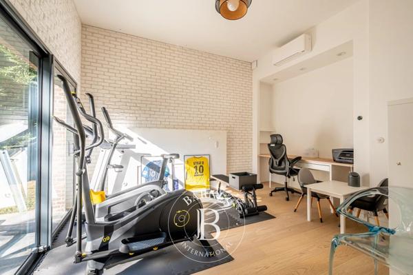 Rueil-Malmaison, Maison 5 Chambres -  236 m² à vendre