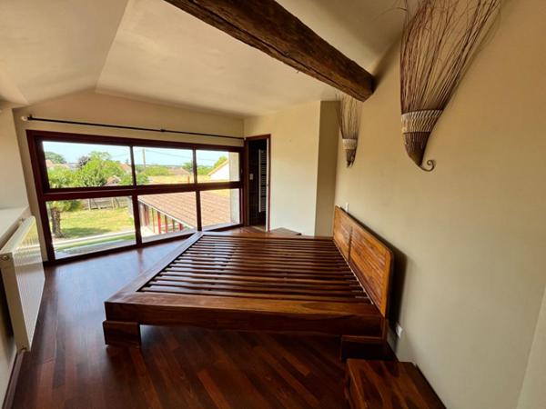 Belle longére restaurée avec des matériaux de qualité