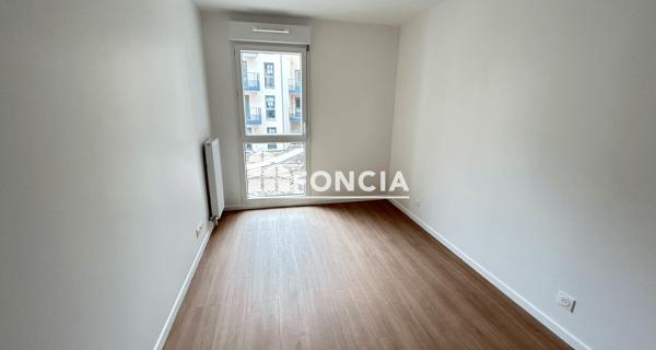 Location Appartement 3 pièces 62 m² - Sainte-geneviève-des-bois 91700
