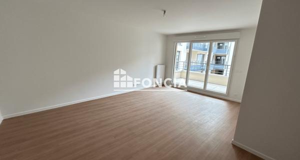 Location Appartement 3 pièces 62 m² - Sainte-geneviève-des-bois 91700