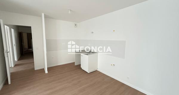 Location Appartement 3 pièces 62 m² - Sainte-geneviève-des-bois 91700