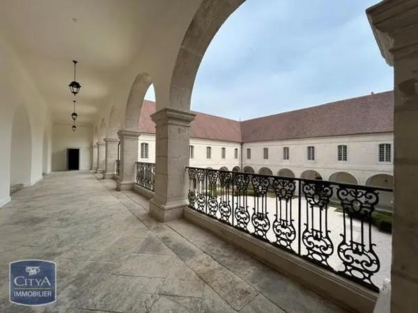 Appartement à louer 3 pièces 72.3m² Dole (39100)