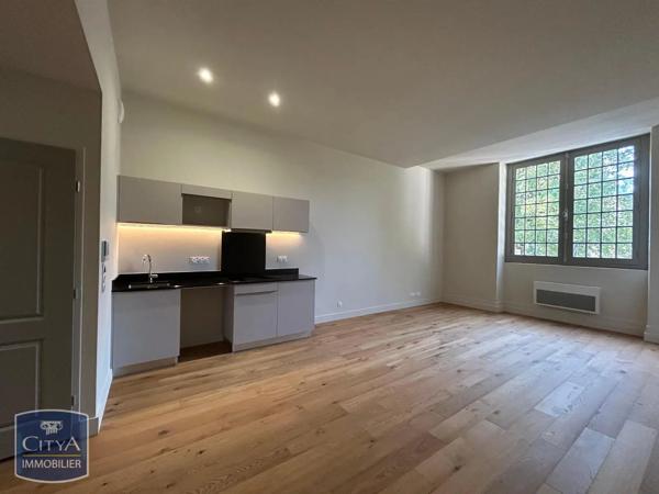 Appartement à louer 3 pièces 72.3m² Dole (39100)