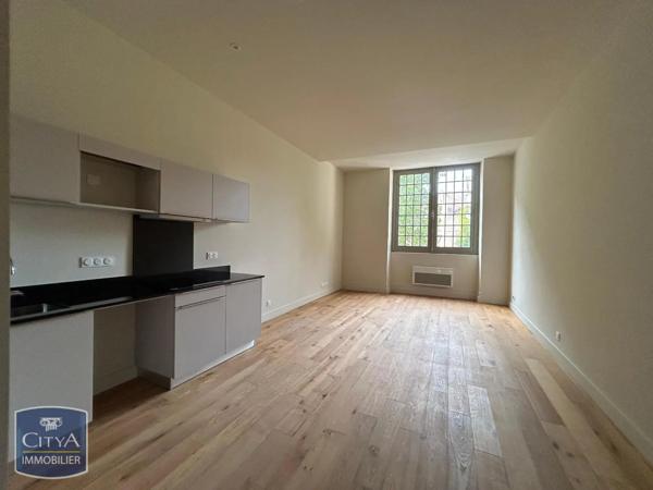 Appartement à louer 3 pièces 72.3m² Dole (39100)