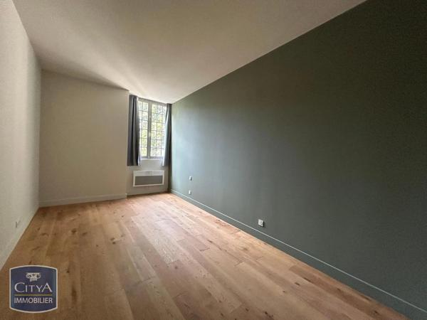 Appartement à louer 3 pièces 72.3m² Dole (39100)