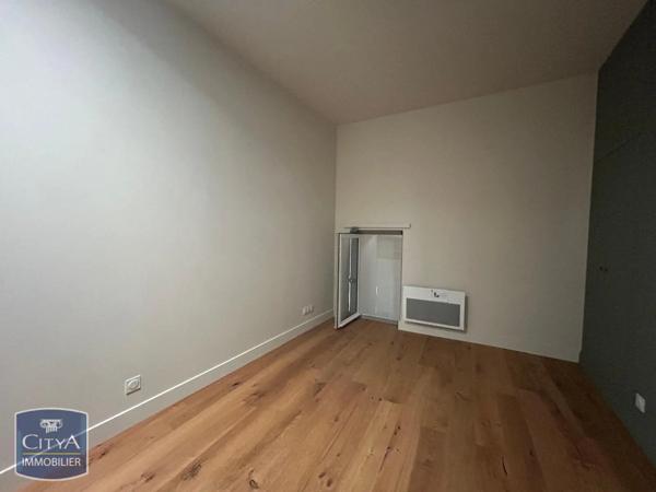 Appartement à louer 3 pièces 72.3m² Dole (39100)