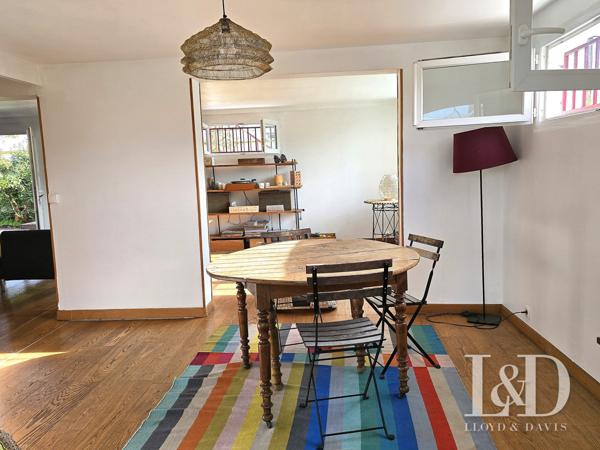 LE BOUSCAT - Maison de 154 m² non mitoyenne avec jardin et stationnement