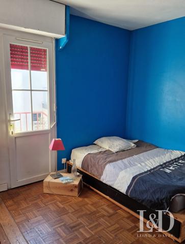 LE BOUSCAT - Maison de 154 m² non mitoyenne avec jardin et stationnement