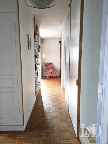 LE BOUSCAT - Maison de 154 m² non mitoyenne avec jardin et stationnement