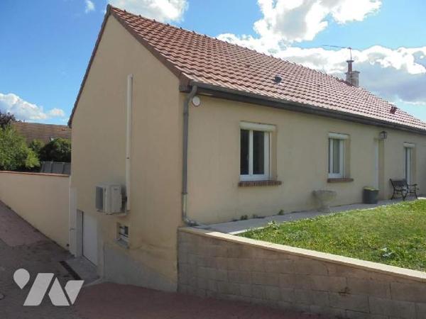 Beaugency, Pavillon, Loiret (45)

 Pavillon des années 80 rénové comprenant : 
Au rez-de-chauss...