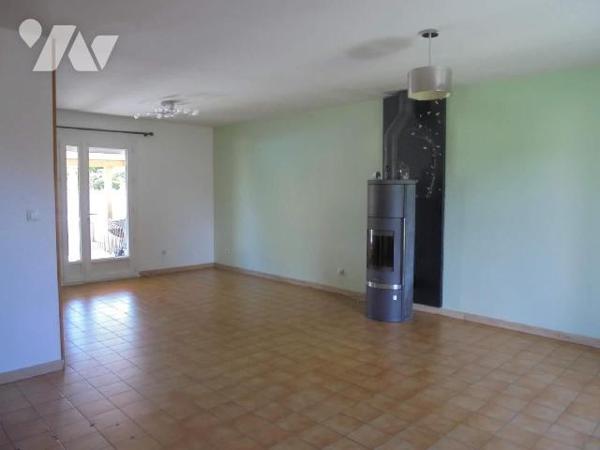 Beaugency, Pavillon, Loiret (45)

 Pavillon des années 80 rénové comprenant : 
Au rez-de-chauss...