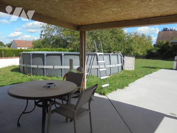 Beaugency, Pavillon, Loiret (45)

 Pavillon des années 80 rénové comprenant : 
Au rez-de-chauss...