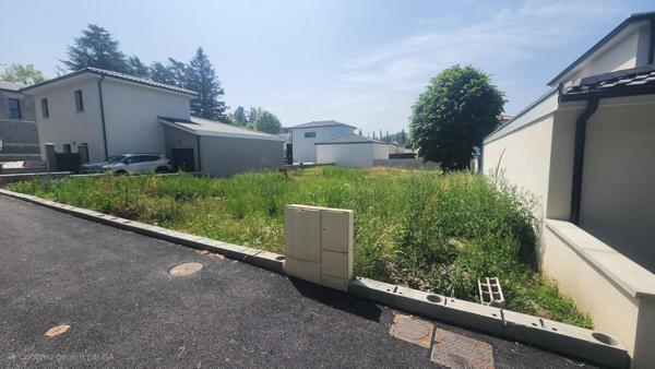 Terrain constructible dans un lotissement neuf à deux pas de la nature
