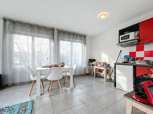 Appartement à vendre 2 pièces 35,10 m2 meublé à JUVIGNAC (34) résidence avec piscine secteur thermes + parking
