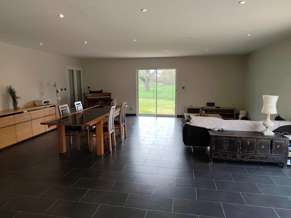Maison à vendre 4 pièces CHAMPNIERS (16)