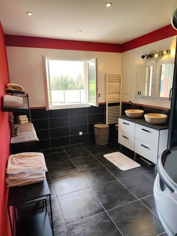Maison à vendre 4 pièces CHAMPNIERS (16)