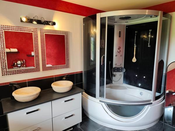Maison à vendre 4 pièces CHAMPNIERS (16)