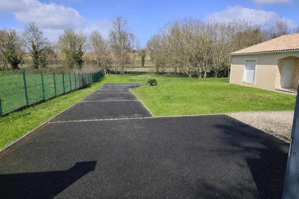 Maison à vendre 4 pièces CHAMPNIERS (16)