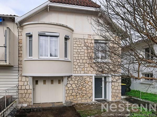 A vendre plein centre de Saujon, en Charente Maritime, charmante maison des Années 30, 93m², 4 chambres, garage, terrain