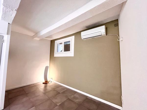 Maison de ville T3 meublée Mèze centre historique