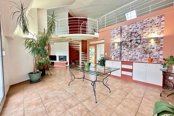 Maison 5 pièces - 176 m² Exclusivité efficity